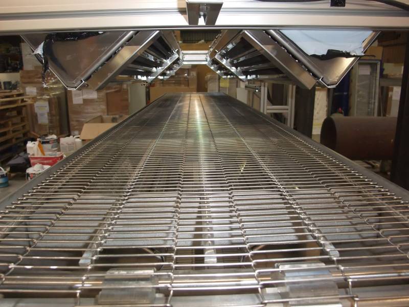IR conveyor for food laboratory