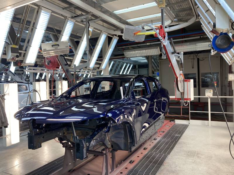 infrared repair panel in paint booth Europa